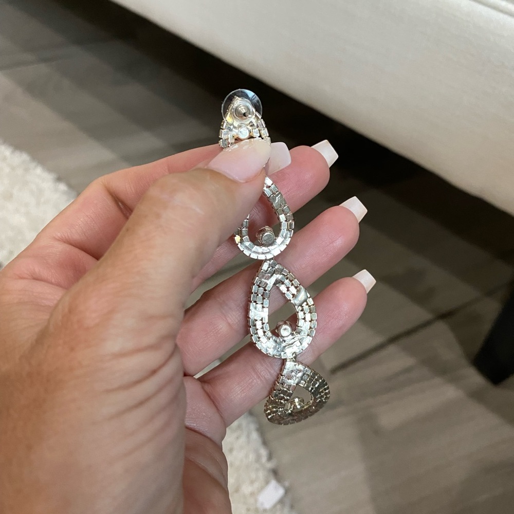 π NWT Chandelier rhinestone earrings - Picture 3 of 3